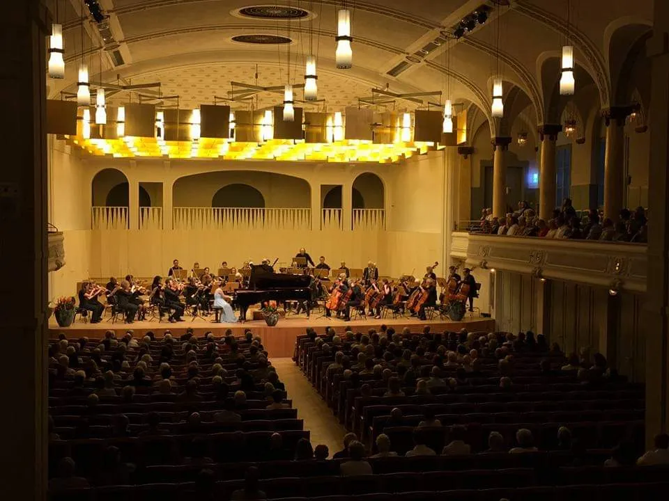 ショパンピアノ協奏曲第一番でスイスのオーケストラと共演